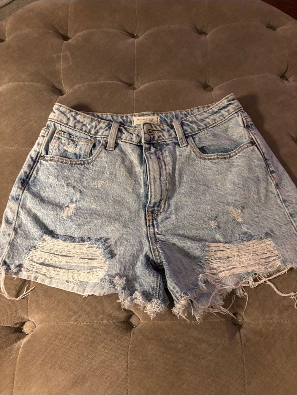 Harper Heritage  Light Wash Distressed Jean Shorts - High-Rise Frayed Hem sz 26